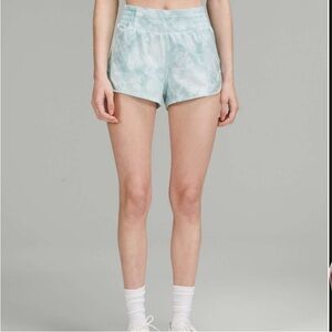 Lululemon Hotty Hot High-Rise Lined Short 2.5”